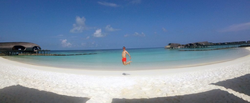 Damian jumps in the Maldives