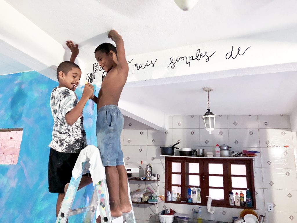 Kiddos painting