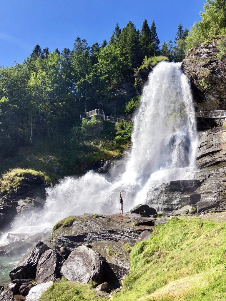 Steindalsfossen handstand